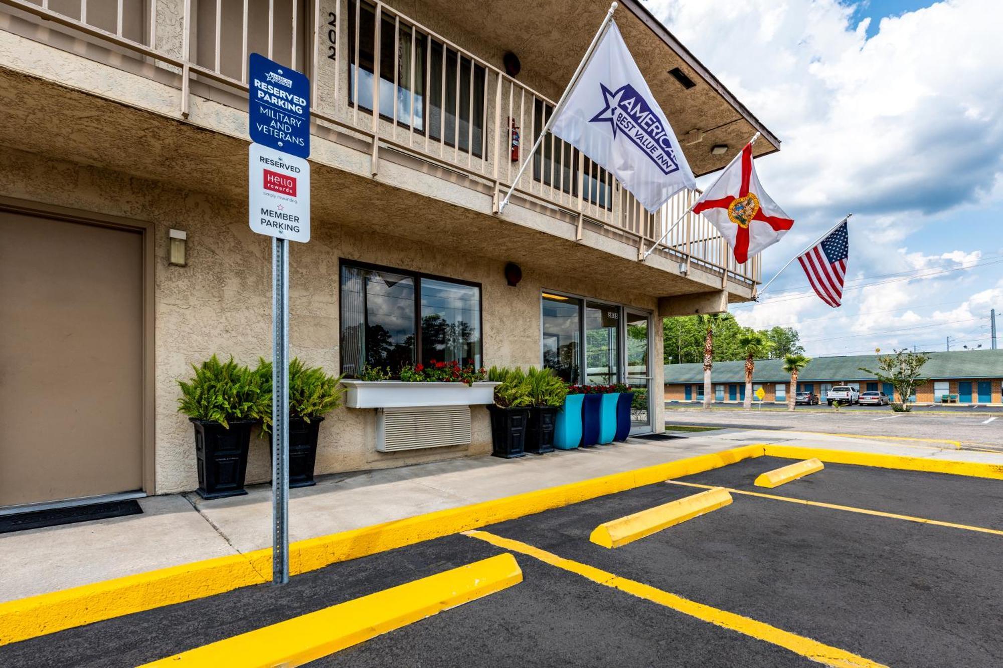 Americas Best Value Inn - Lake Stadt Exterior foto