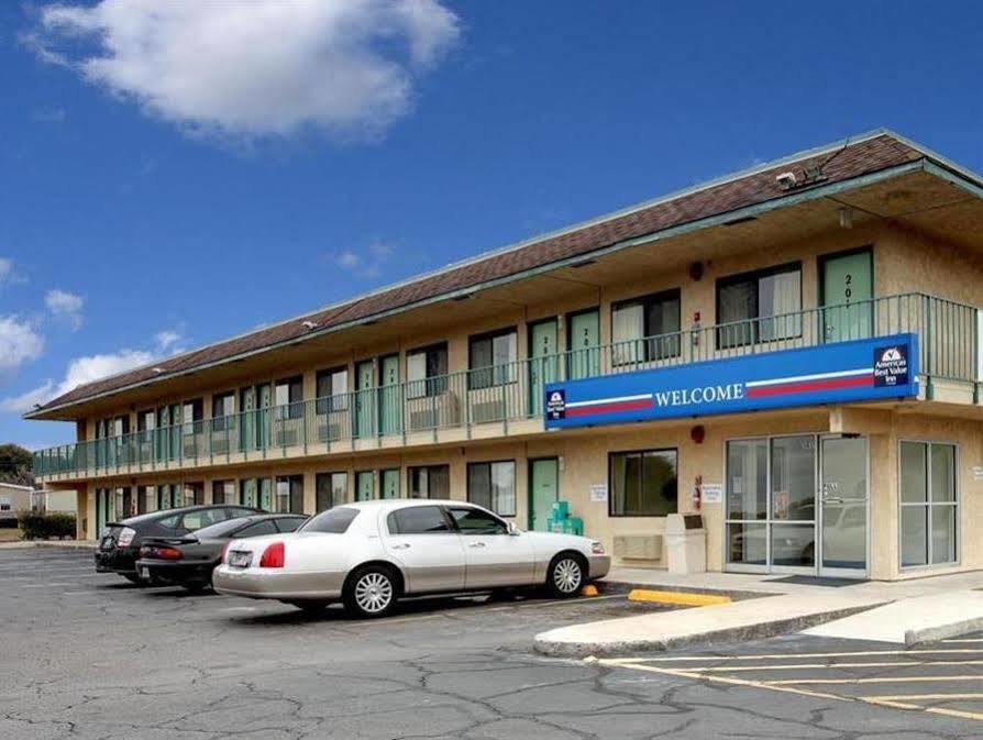 Americas Best Value Inn - Lake Stadt Exterior foto