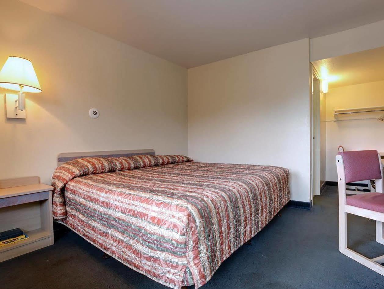 Americas Best Value Inn - Lake Stadt Exterior foto